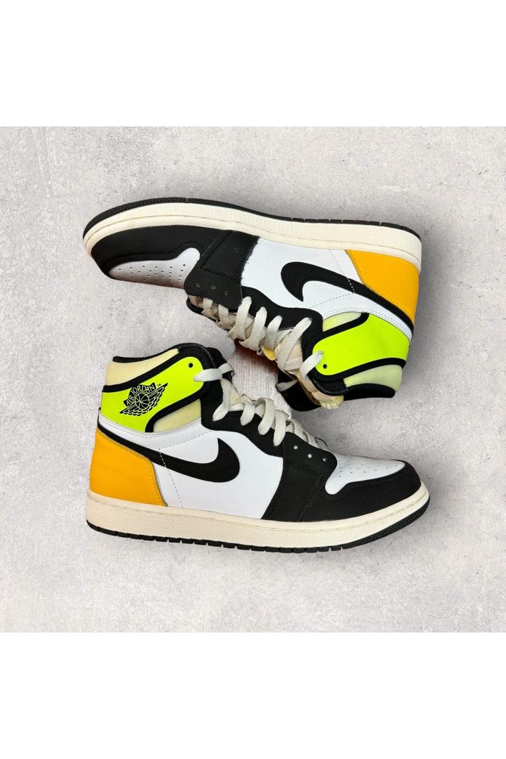 Jordan 1 Retro High WHITE BLACK VOLT UNIVERSITY GOLD