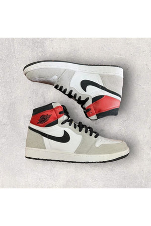 Jordan 1 Retro High LIGHT SMOKE GREY