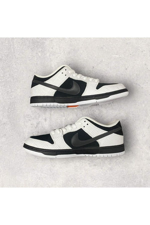 Nike SB Dunk Low TIGHTBOOTH