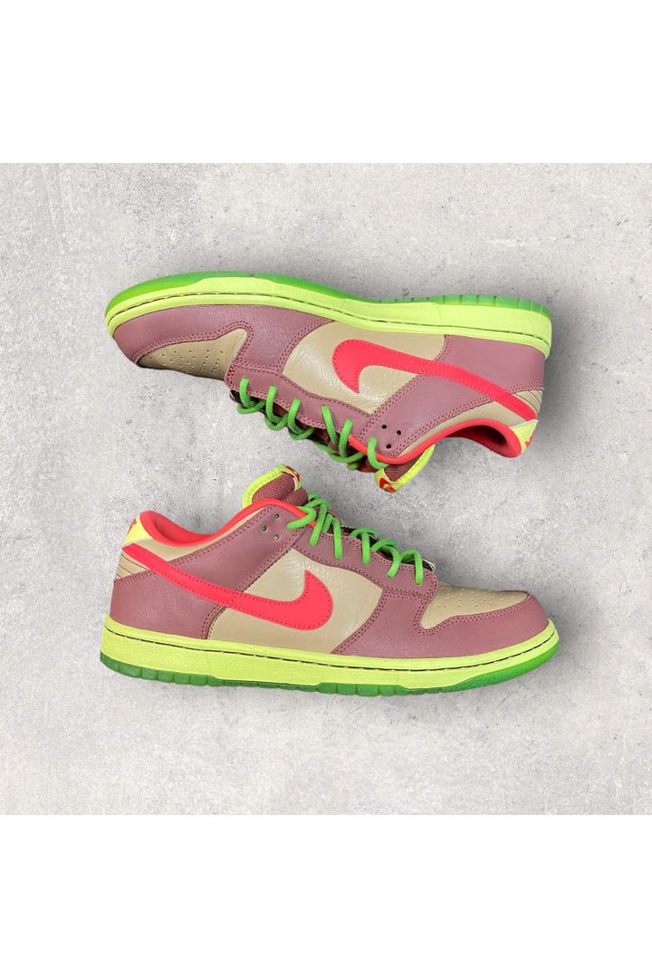 Nike SB Dunk Low TOXIC SEA ROBBIN