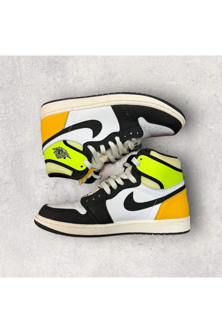 Jordan 1 Retro High WHITE BLACK VOLT UNIVERSITY GOLD