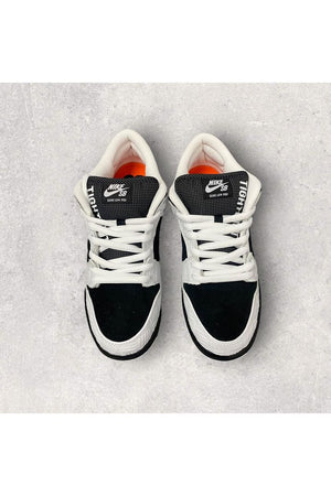 Nike SB Dunk Low TIGHTBOOTH